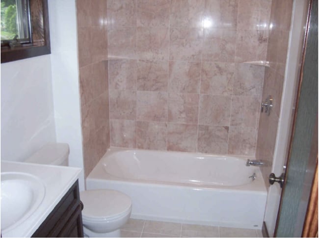 Building Photo - Year-Round Riverfront Home in Gloucester (Pet-Friendly)