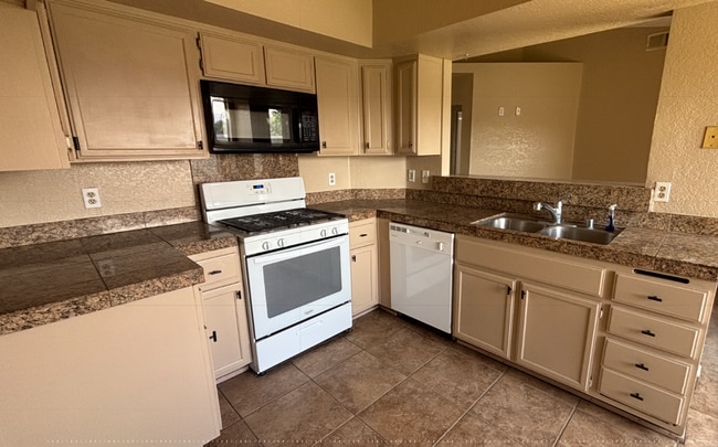 Building Photo - 30848 Bloomsbury Ln