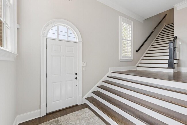 Building Photo - 3585 Roxboro Rd NE