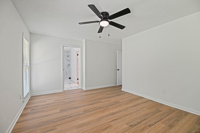 Building Photo - 2117 Semmes Dr