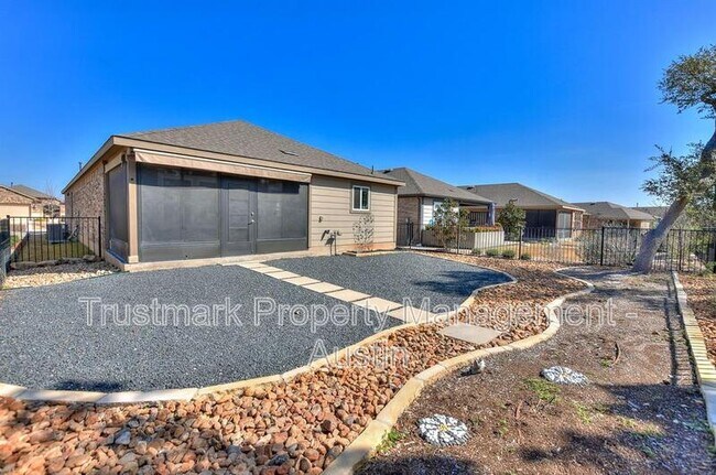 Building Photo - 220 Comal Ln