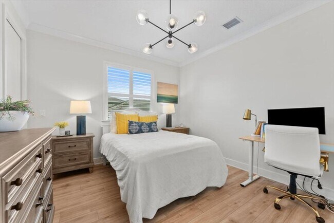 Building Photo - 15398 Sandy Beach Terrace