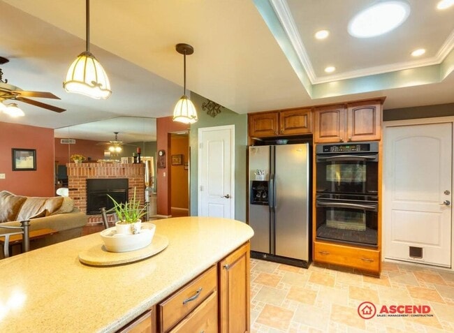 Building Photo - Phenomenal Home On The West Side of Town – Near Bakersfield Marketplace