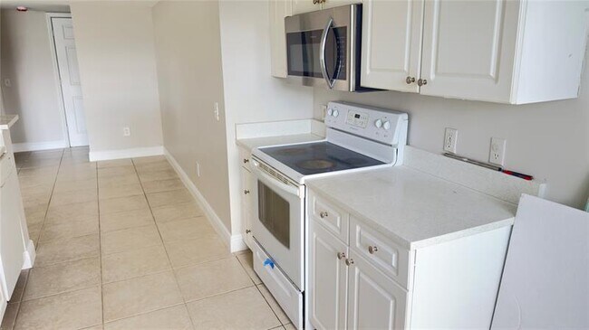 Building Photo - 9625 NW 1st Ct