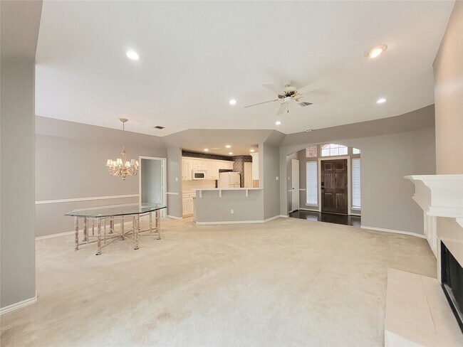 Building Photo - 309 Rolling Hills Dr W