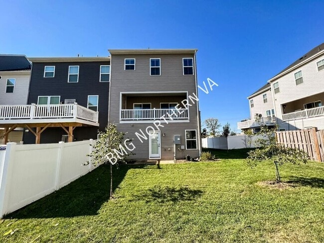 Building Photo - 7731 Blackburn Ridge Dr