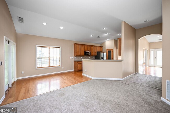 Building Photo - 317 Granite Way