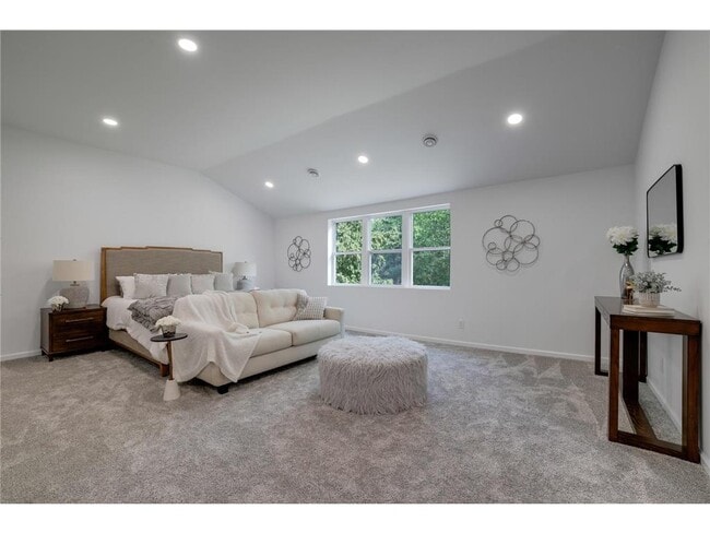 Building Photo - 5111 Colonial Dr