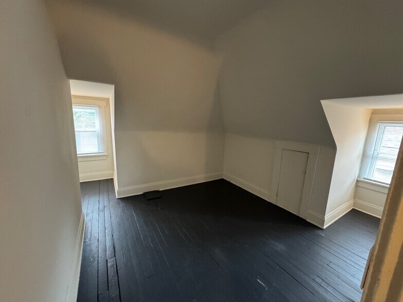 3rd floor - 1212 Dennison Ave