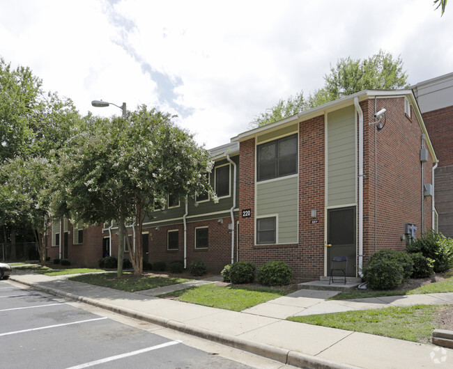 Primary Photo - Victoria Square Apartments