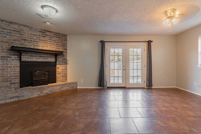 Building Photo - 3 Bed 2 Bath in Norman