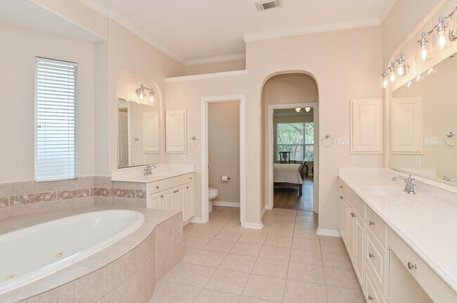Building Photo - 7218 Spring Run Ln