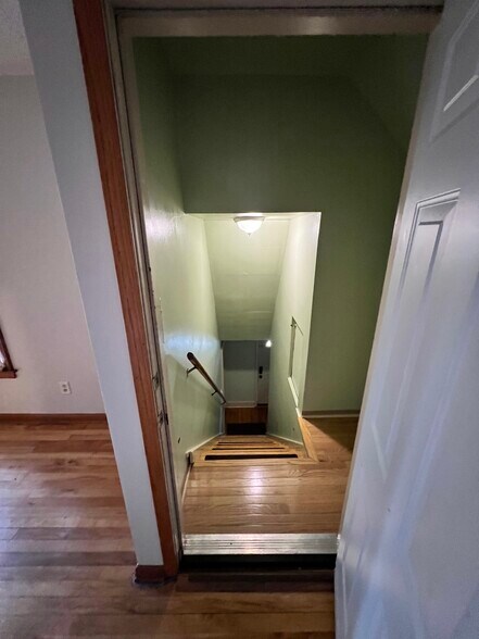 Building Photo - 3058 Hayes St NE