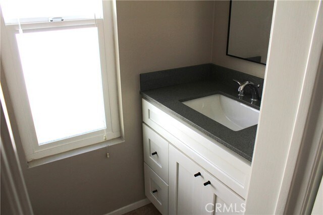 Building Photo - 45 Briarwood