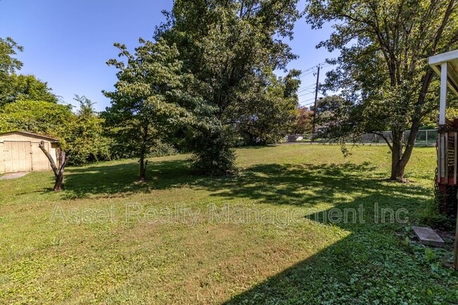Building Photo - 2139 W Gilbert Ln