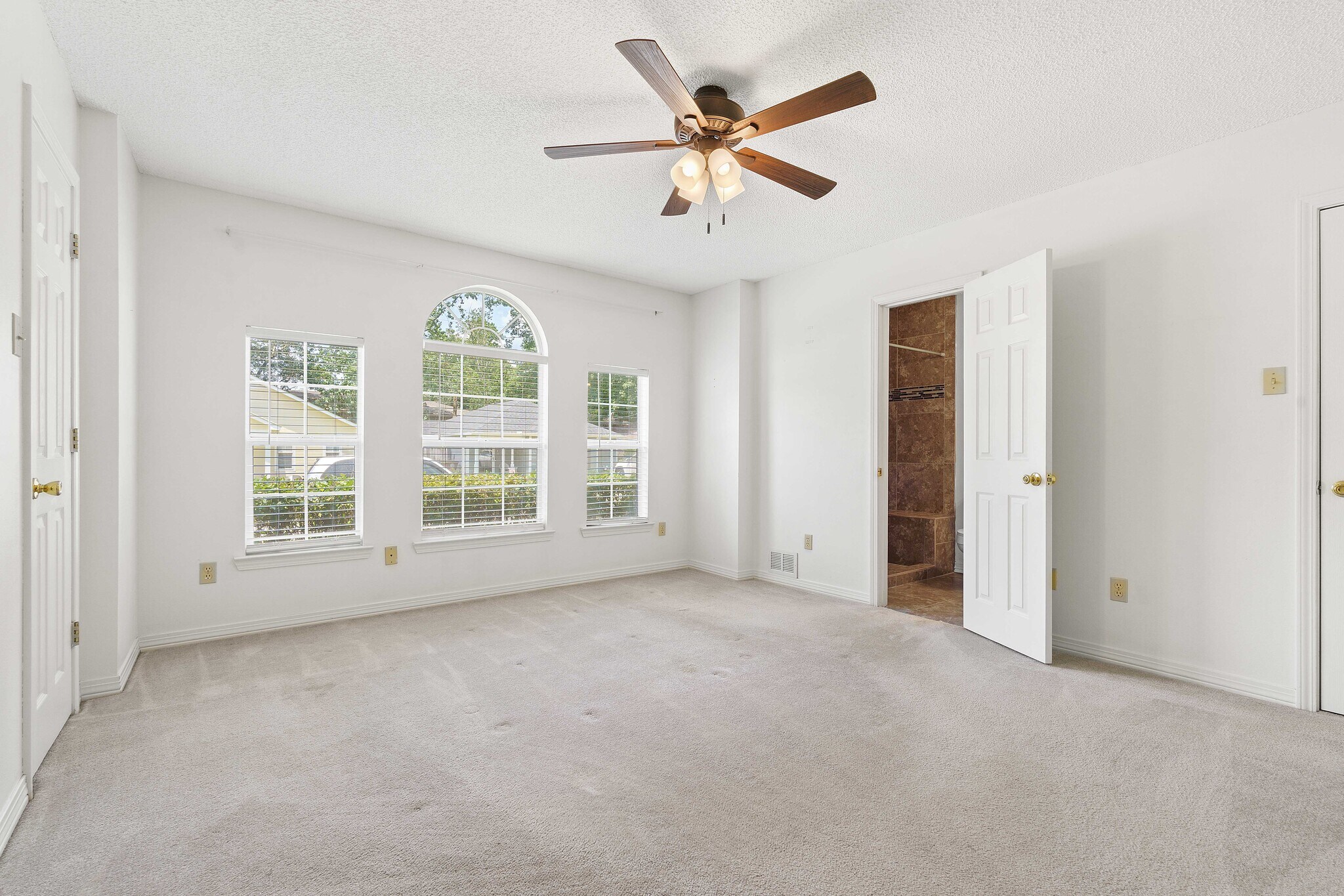 Building Photo - 6355 Burnham Wood Pl