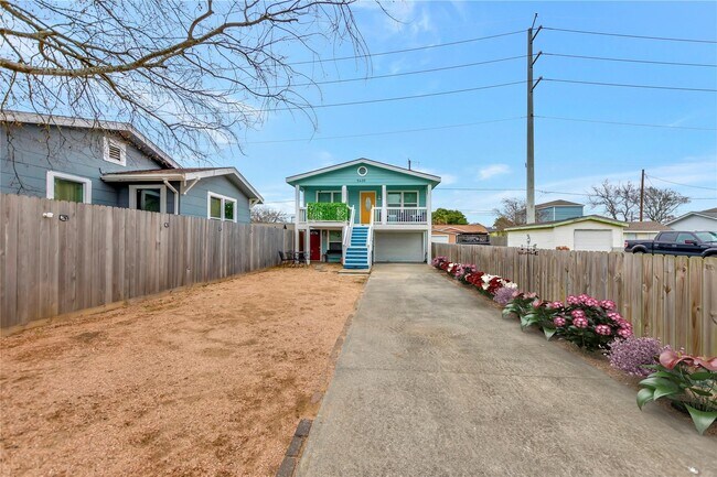 Building Photo - 5420 Avenue Q