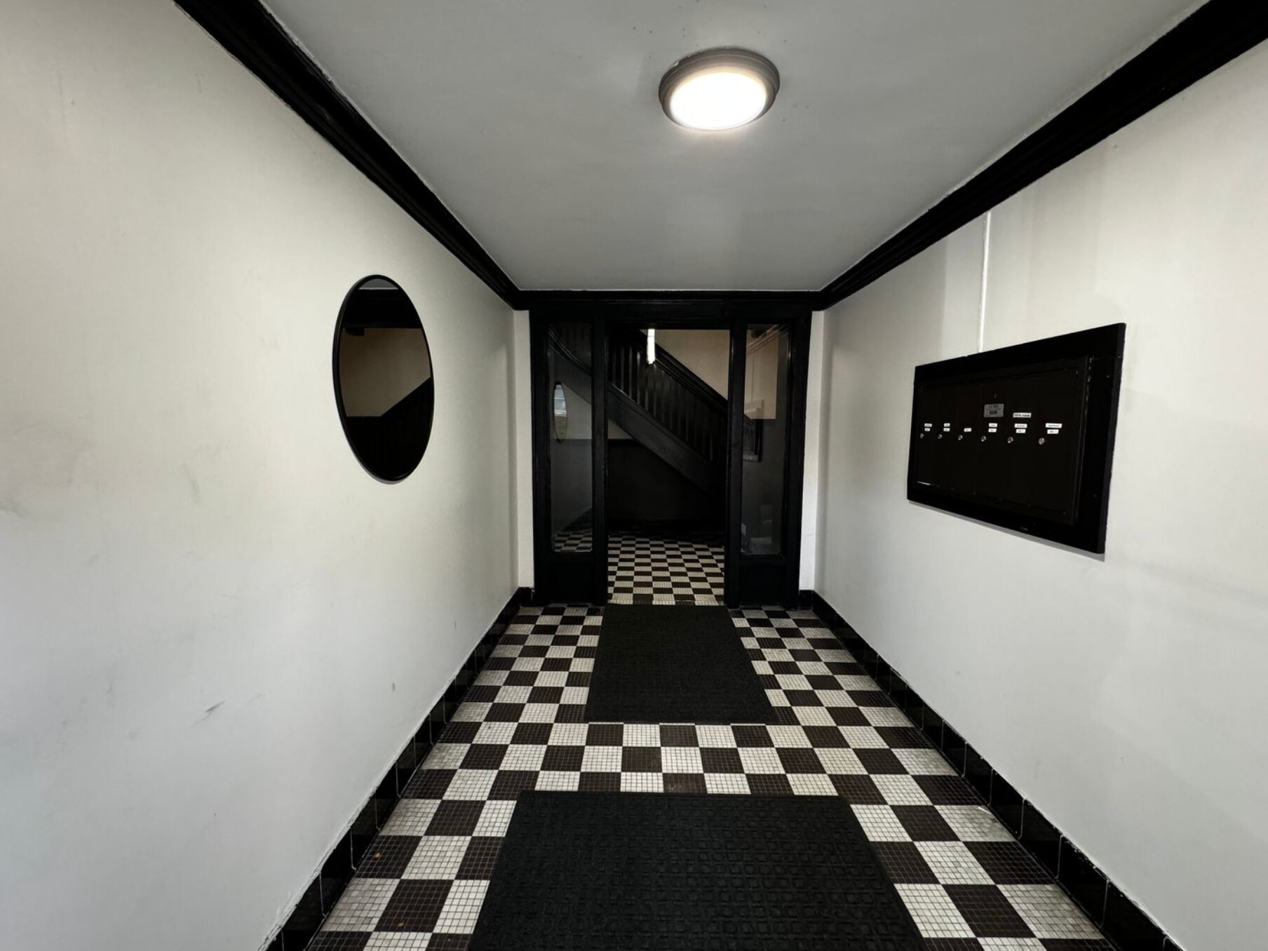 Building Photo - 6422 N Greenview Ave