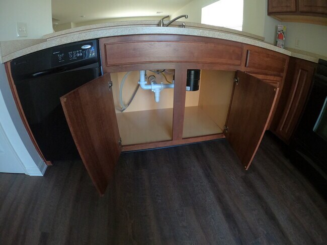 Building Photo - 2121 Quail Hollow Dr