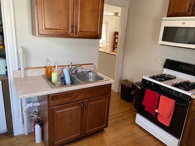 Building Photo - 2504 Girard Avenue South