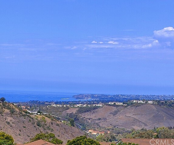 Building Photo - 323 Via Presa