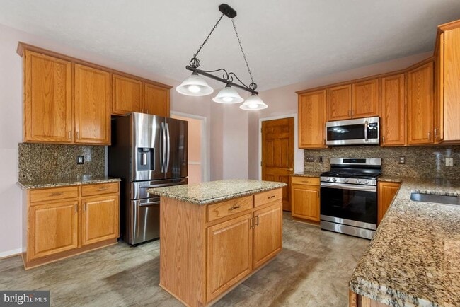 Building Photo - 6910 Governors Grant Ln