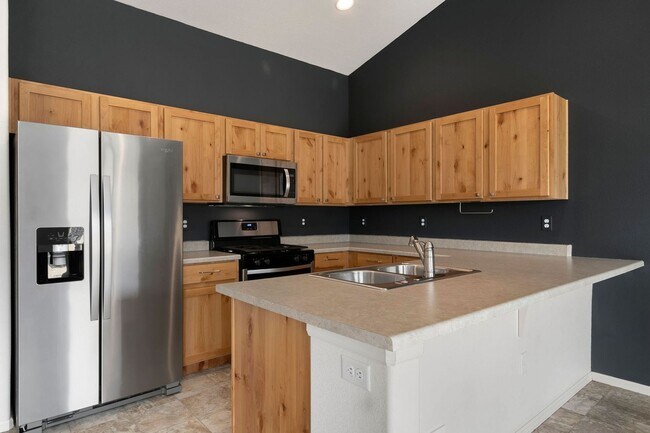 Building Photo - Fantastic Loveland Location with 5 Bedrooms, 3 Bathrooms, 2-Car Garage, and Finished Basement!