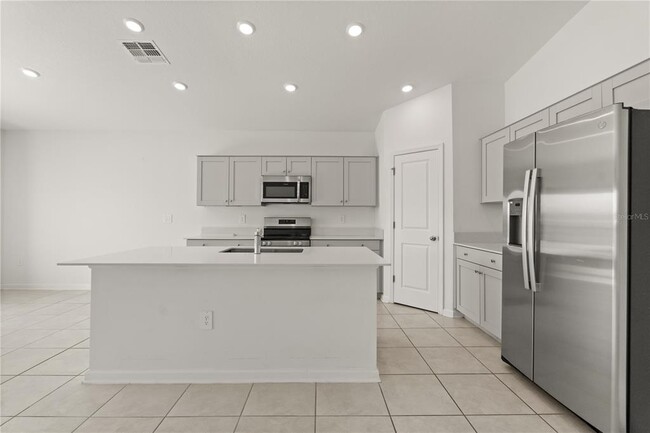 Building Photo - 680 Sand Pne Ln