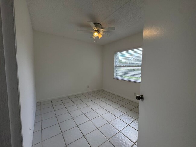 Building Photo - 2750 Forest Hills Blvd