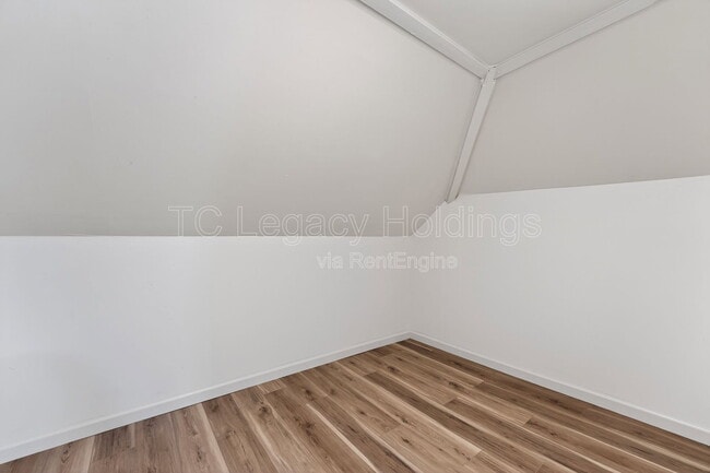 Building Photo - 804 Illinois Ave