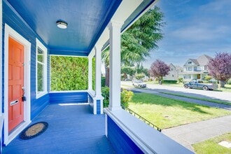 Building Photo - 3221210