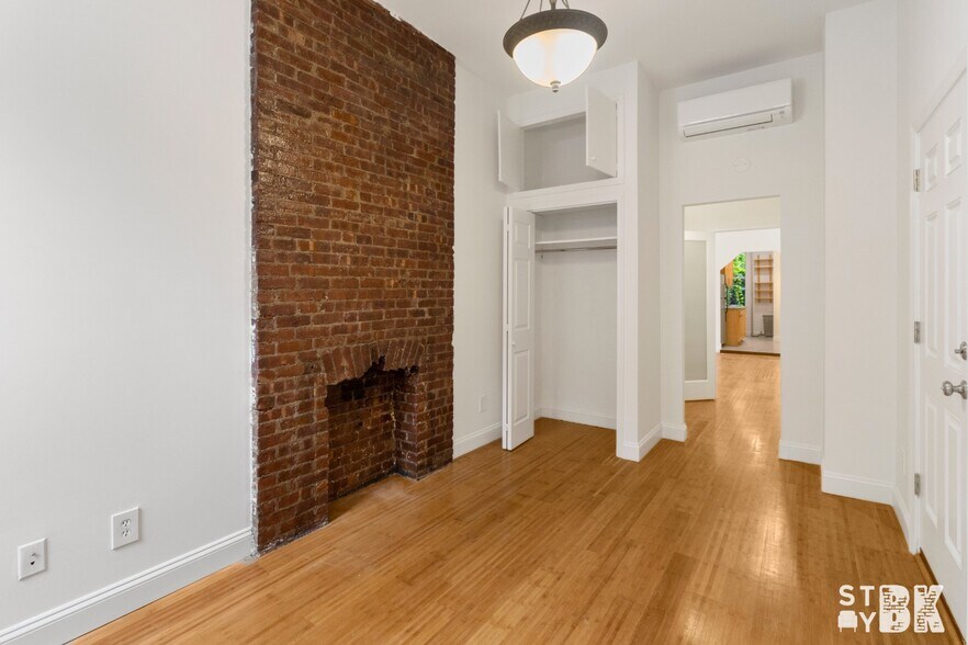 Building Photo - 102 N 7th St