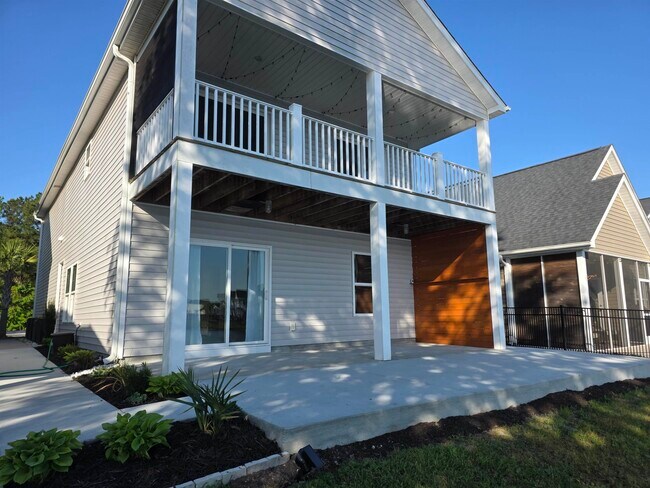 Building Photo - 1048 Meadowoods Dr