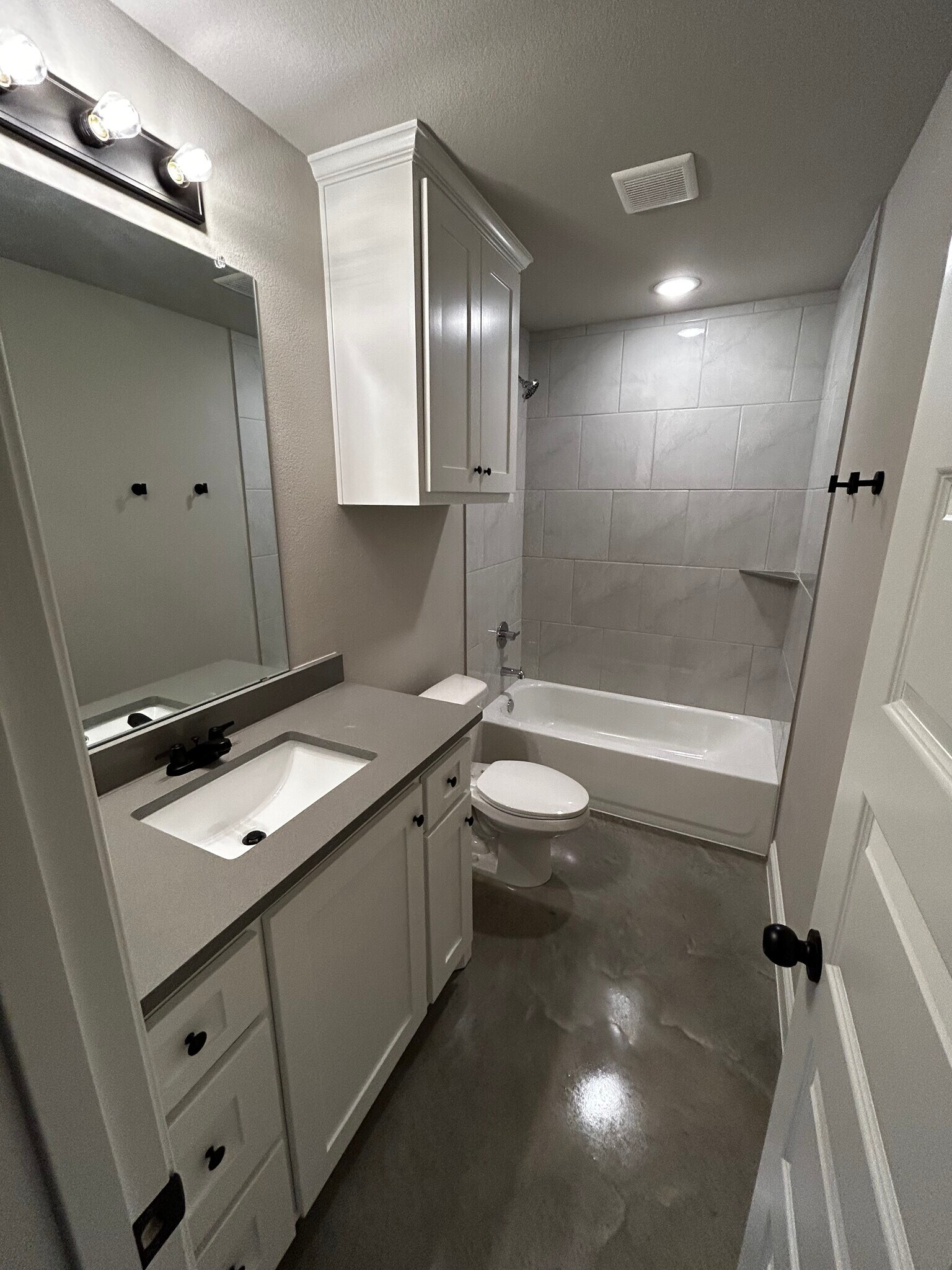 Building Photo - 10024 Highway 199 W