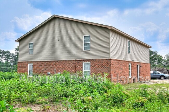 Building Photo - 40 Conifer Ct