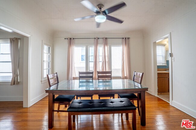 Building Photo - 162 S Berendo St