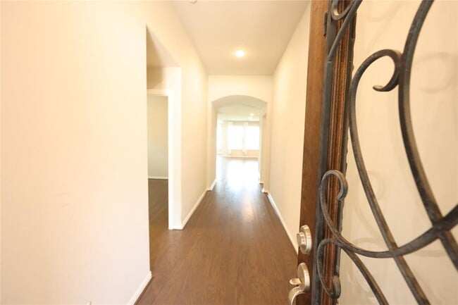 Building Photo - 2334 Falcon Brook Dr