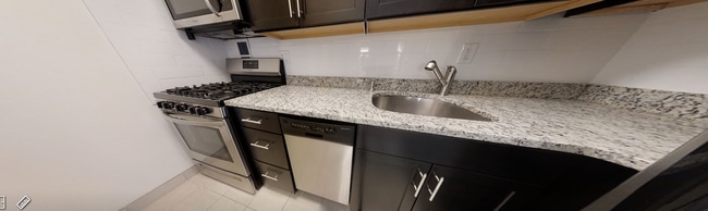 Building Photo - Pet-Friendly Apt in Ideal Brookline Location Near B, C, D Lines!