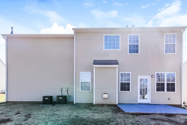 Building Photo - 2418 Carmathen Rd