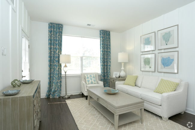 Interior Photo - The Woods East Windsor