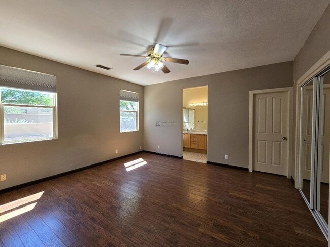 Building Photo - 9 Autumn Light Pl