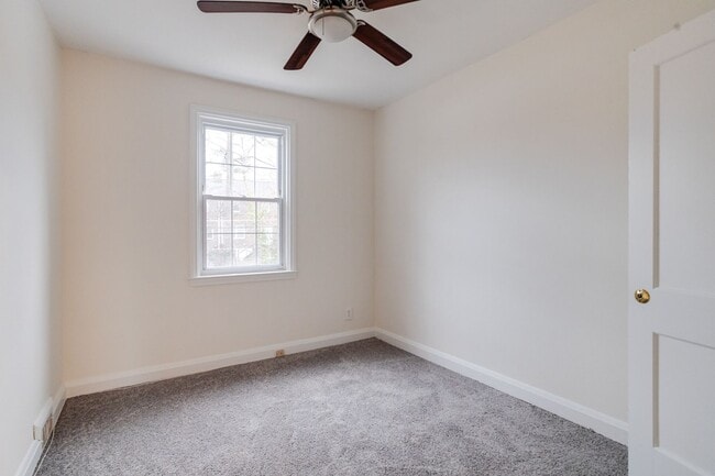 Building Photo - 1809 Glen Ridge Rd