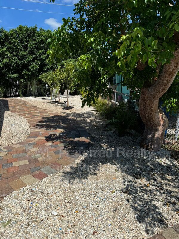 Building Photo - 222 Fairweather Ln