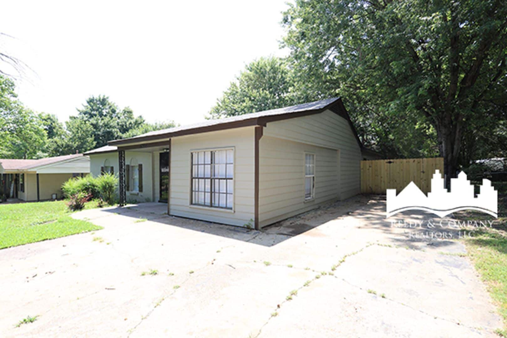 Building Photo - 3095 Normandy Dr