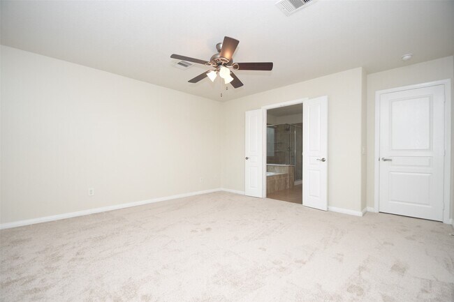 Building Photo - 16614 Spirit Lake Ct