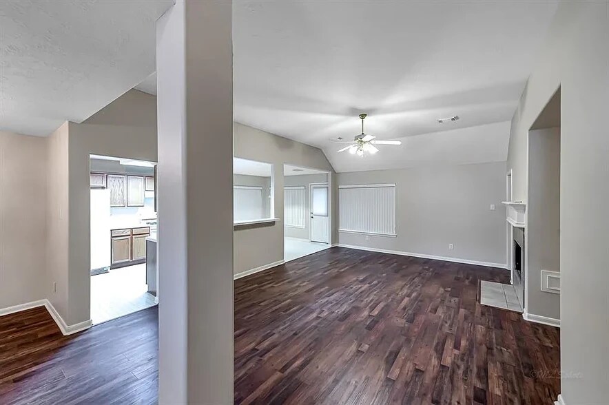 Building Photo - 3315 Candlepine Dr