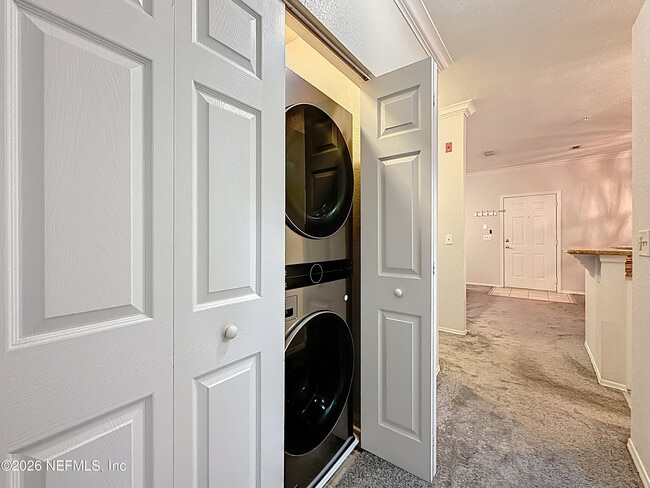 Building Photo - 13810 Sutton Park Dr N