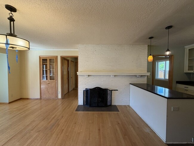 Building Photo - 5220 SE 33rd Pl