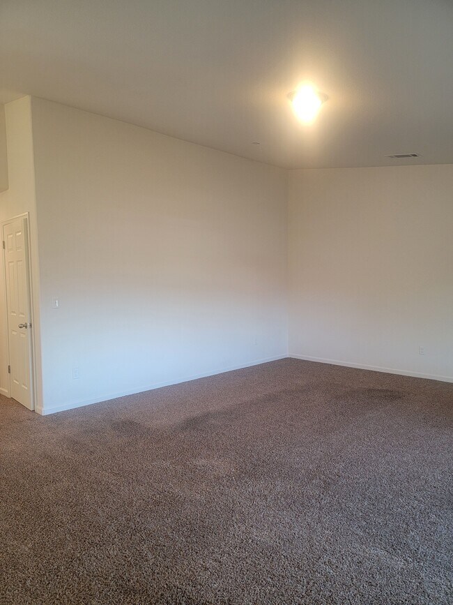 Building Photo - 6825 Meadowlark Ave