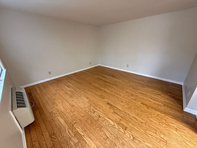 Building Photo - Duke View Apartments